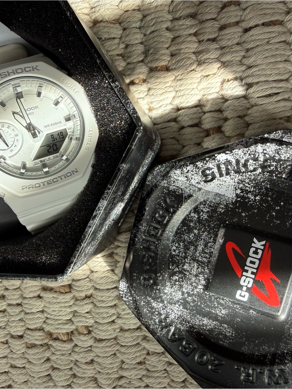 G-Shock White and Black Resin Digital-Analog Watch